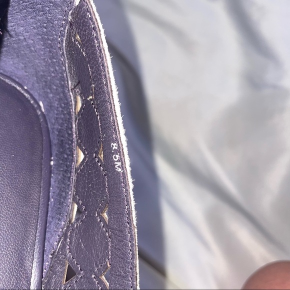 Vaneli criss cross leather ballet studded flats SZ 8.5 cream colored studded - Picture 4 of 7